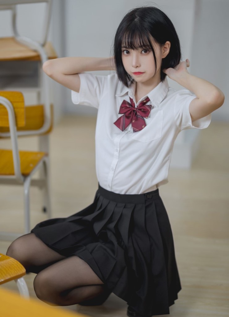许岚LAN – 教室JK黑丝 40P 高清摄影写真下载
